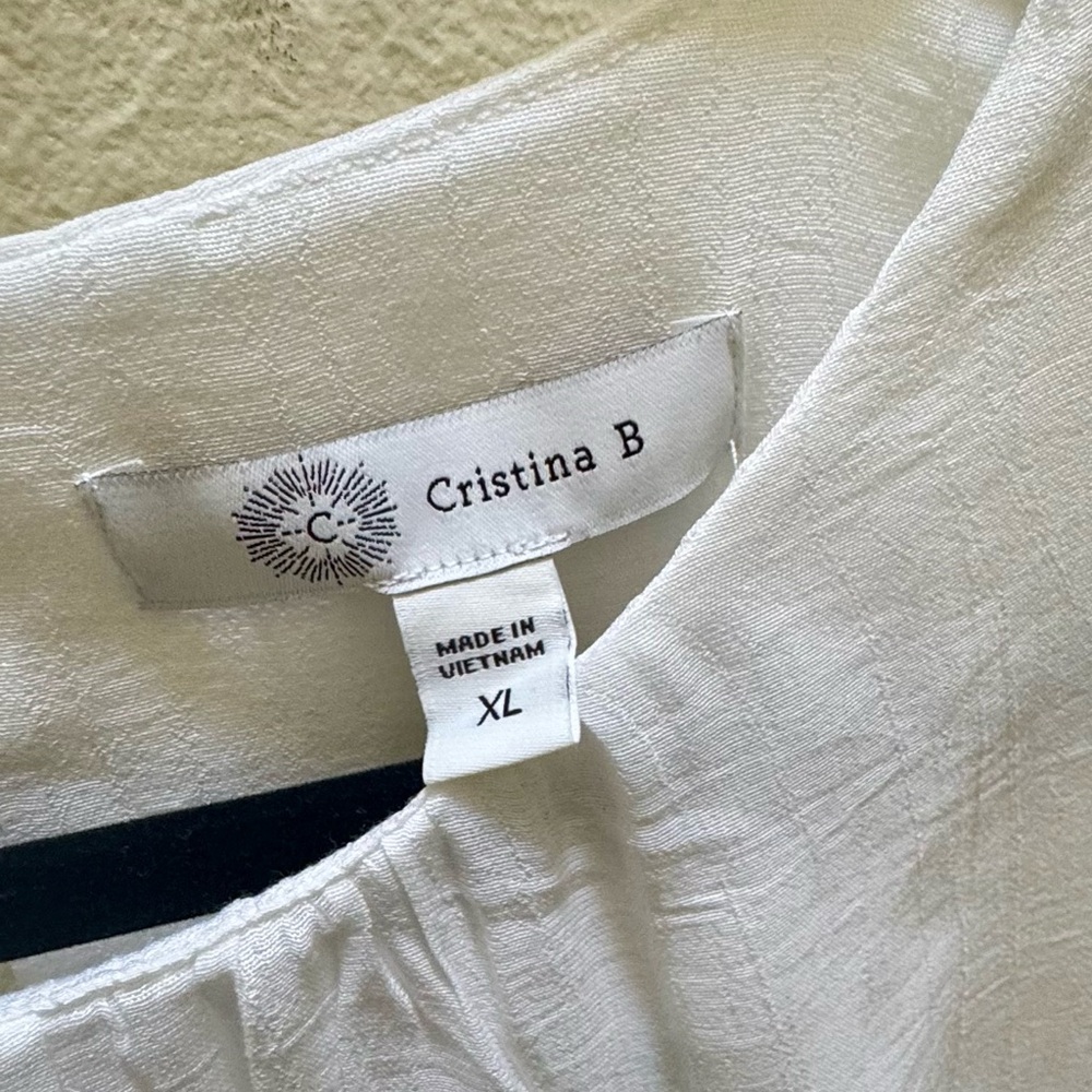 Cristina B Women's Sleeveless Blouse, White, XL
Christina Elegant White Top - Picture 4 of 11